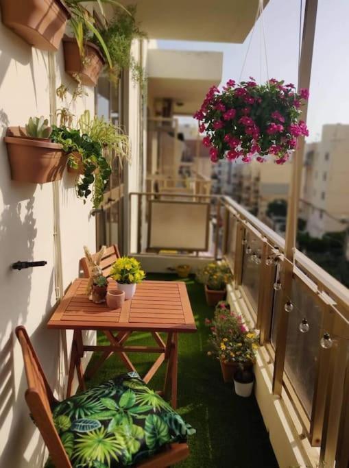 St Paul'S Bay Central Apartment In Qawra St. Paul's Bay Esterno foto
