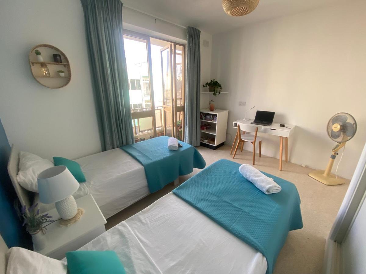 St Paul'S Bay Central Apartment In Qawra St. Paul's Bay Esterno foto