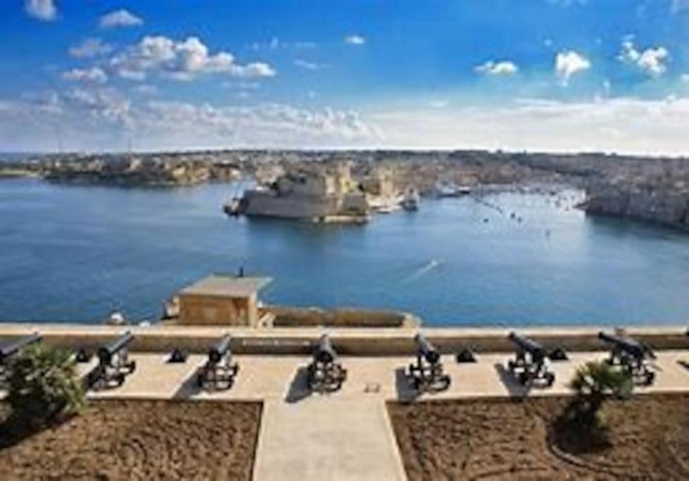 St Paul'S Bay Central Apartment In Qawra St. Paul's Bay Esterno foto
