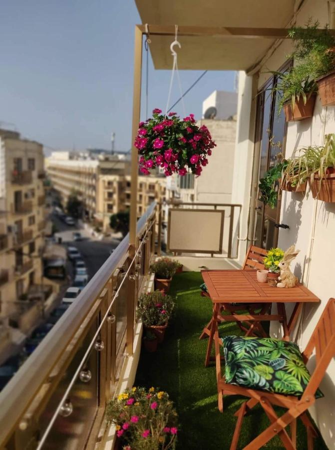 St Paul'S Bay Central Apartment In Qawra St. Paul's Bay Esterno foto