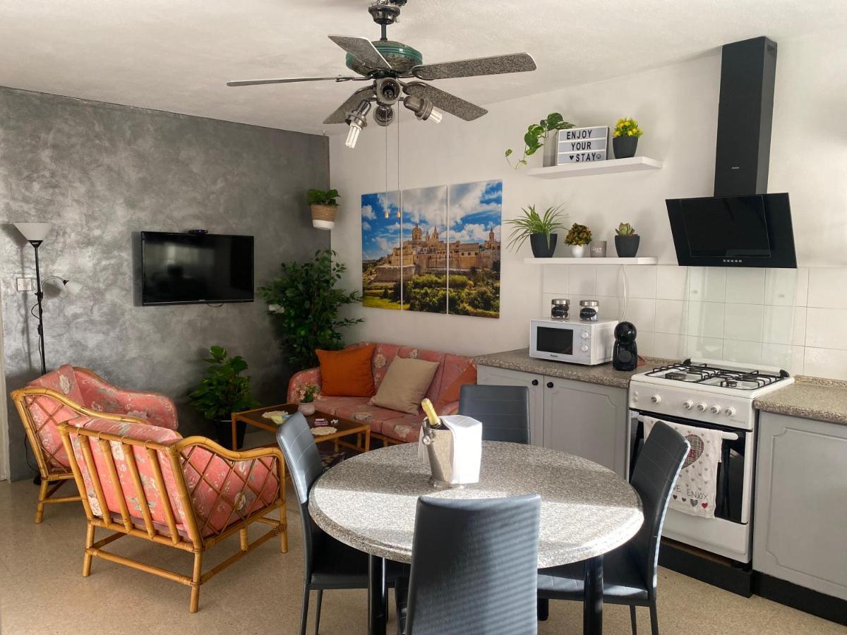 St Paul'S Bay Central Apartment In Qawra St. Paul's Bay Esterno foto