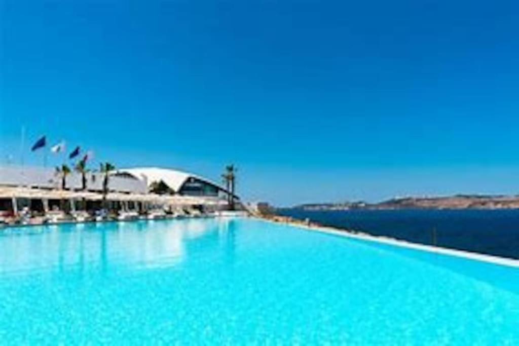 St Paul'S Bay Central Apartment In Qawra St. Paul's Bay Esterno foto